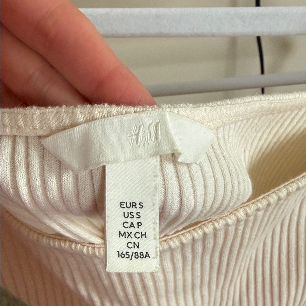 H&M Cream Ribbed Crop Top - Picture 2 of 3